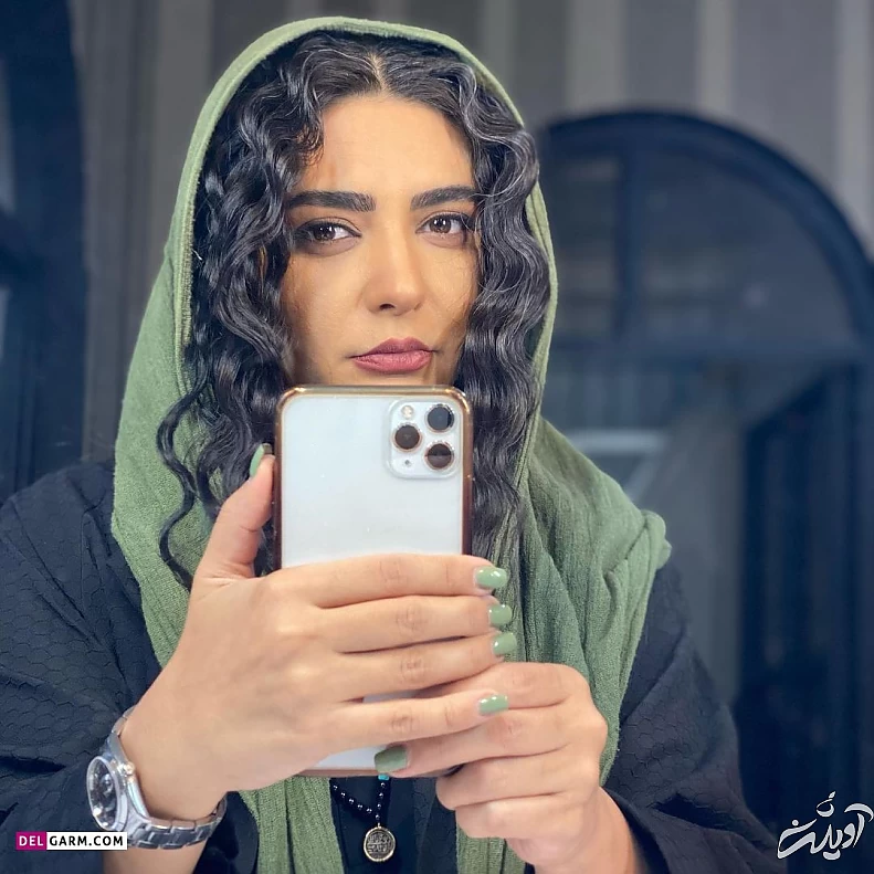 عرض اندام لیندا کیانی بدون مانتو / حدس میزنی چند کیلو باشه ؟